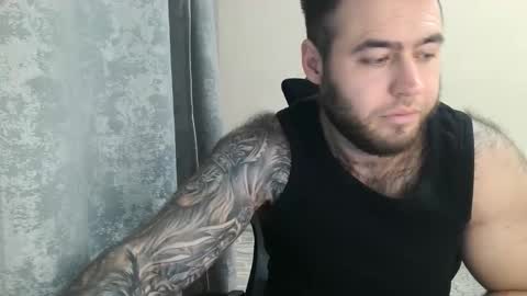 Snapshot of aaron_royal chatting on 12.17.25 Davin tayl online show from 12.17.25