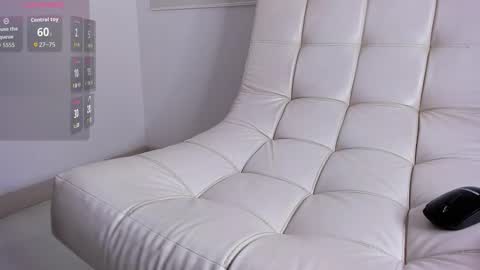 Snapshot of aaron_tate chatting on 11.25.25 Aaron Tate online show from 11.25.25