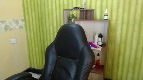 im NiallDun online show from 02.18.25