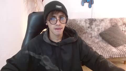 Snapshot of aaronbeer_ chatting on 02.07.26 Aaron online show from 02.07.26