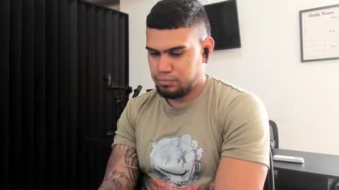 Snapshot of aaronhunter__ chatting on 02.14.26 ig aaron hunter123 online show from 02.14.26