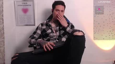 Snapshot of aaronsmith2_ chatting on 02.04.25 aaronsmith2_ online show from 02.04.25