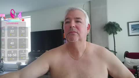 Snapshot of aarosteev chatting on 10.06.25 Jason online show from 10.06.25