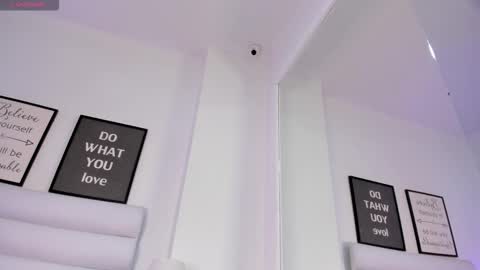 abbey_walker online show from 12.20.25