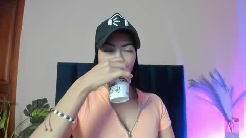 Abbie Joness online show from 11.28.25