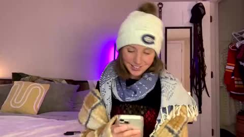 Snapshot of abbienextdoor chatting on 03.02.25 Abbie online show from 03.02.25