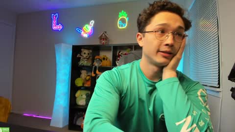 Snapshot of abbuddy920236 chatting on 12.21.24 buddy online show from 12.21.24