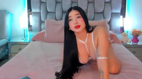 Snapshot of abby_blue01 chatting on 12.05.24 abby_blue01 online show from 12.05.24