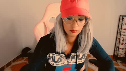 May  Imstagram  online show from 01.03.25