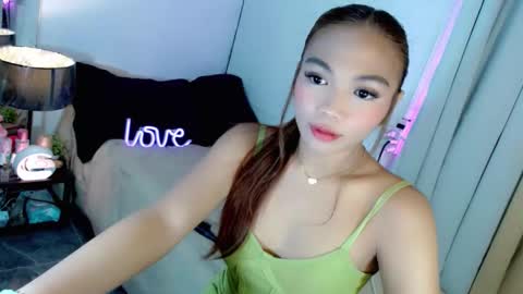 Snapshot of abby_luxpinay chatting on 11.27.25 abby_luxpinay online show from 11.27.25