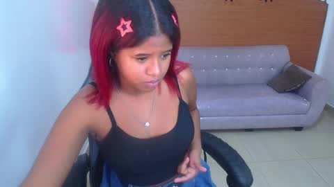 Snapshot of abby_t_ chatting on 03.12.25 abby online show from 03.12.25