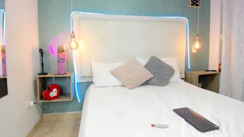 Abby Dixon  online show from 02.18.25