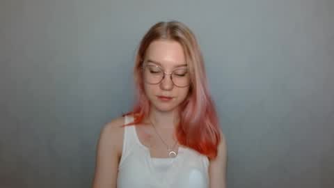 Snapshot of abbymoore__ chatting on 12.11.24 Abby Lovense is active online show from 12.11.24