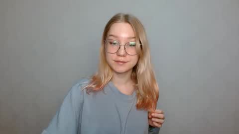 Snapshot of abbymoore__ chatting on 01.31.25 Abby Lovense is active online show from 01.31.25