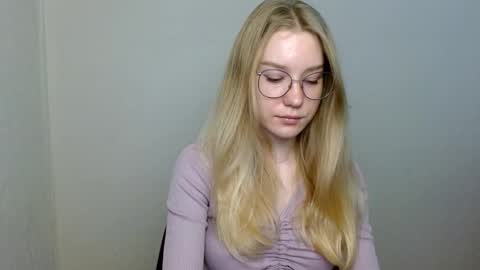 Snapshot of abbymoore__ chatting on 11.10.25 Abby Lovense is active online show from 11.10.25