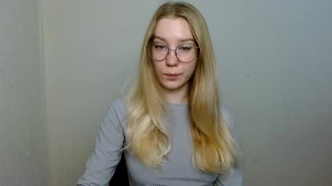 Snapshot of abbymoore__ chatting on 11.11.25 Abby Lovense is active online show from 11.11.25