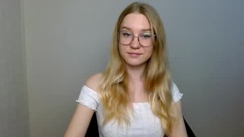 Snapshot of abbymoore__ chatting on 11.24.25 Abby Lovense is active online show from 11.24.25