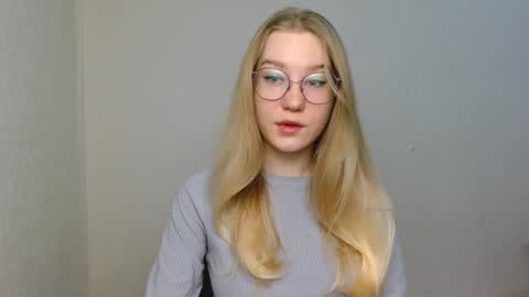 Snapshot of abbymoore__ chatting on 12.19.25 Abby Lovense is active online show from 12.19.25