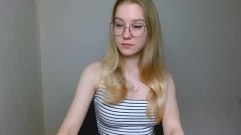 Snapshot of abbymoore__ chatting on 12.20.25 Abby Lovense is active online show from 12.20.25