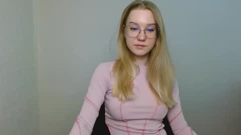 Abby Lovense is active online show from 01.17.26