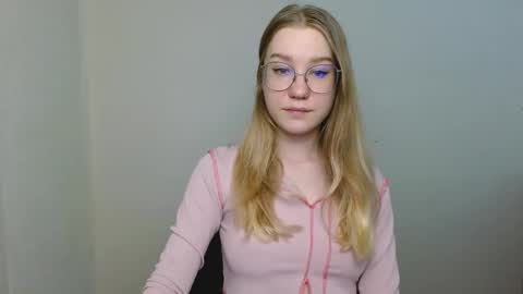 Abby Lovense is active online show from 02.16.26