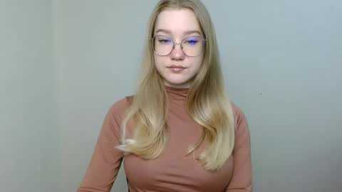 Abby Lovense is active online show from 04.15.26