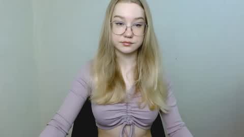 Abby Lovense is active online show from 04.19.26