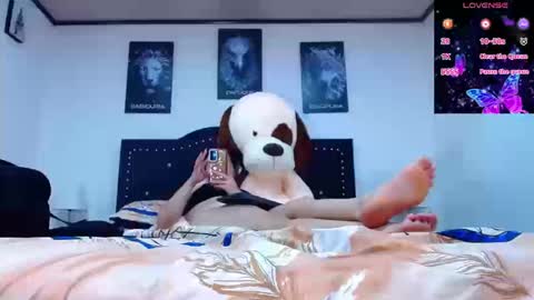 Snapshot of abbyshinne chatting on 09.25.25 abbyshinne online show from 09.25.25