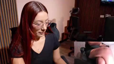 Abby Stones online show from 04.08.26