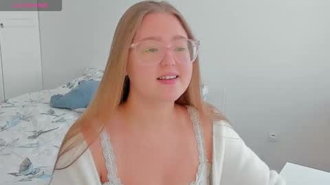 Abby    Stream at Sat  Sun  Mon  Fri online show from 09.28.25