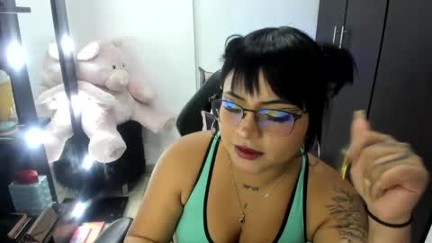 Snapshot of abbyxlee chatting on 12.23.24 online show from 12.23.24