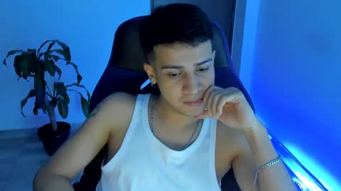 Independence model AbelAsburgo online show from 11.07.25