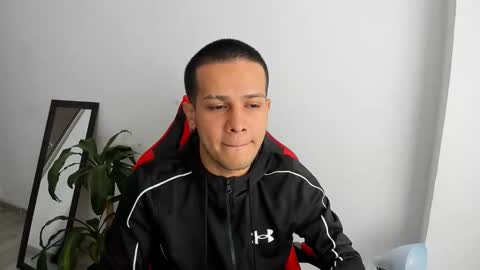 Independence model AbelAsburgo online show from 02.01.26