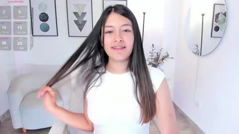 Snapshot of abella_ruiz chatting on 03.04.25 Abella Ruiz online show from 03.04.25