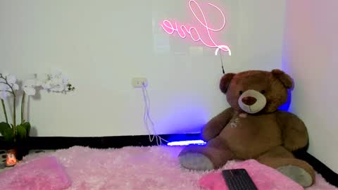  Abella and Kendra  online show from 01.05.25