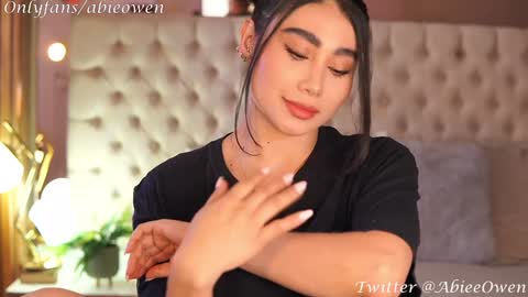 abie_owen online show from 01.22.25