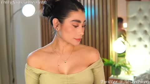 abie_owen online show from 02.23.25