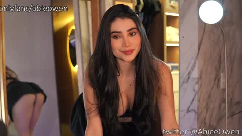 abie_owen online show from 09.23.25