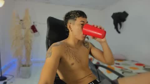 Snapshot of abony_sex69 chatting on 12.14.25 abony_sex69 online show from 12.14.25