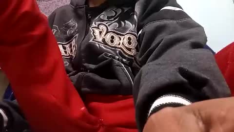 Snapshot of abreculitos2 chatting on 12.18.25 abreculitos2 online show from 12.18.25