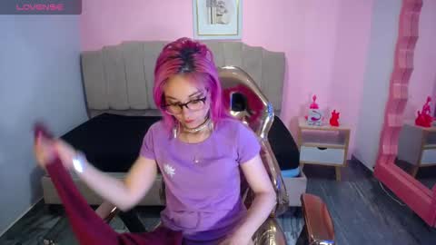 Snapshot of abril_ch_ chatting on 10.20.25 abril_ch_ online show from 10.20.25