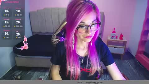 Snapshot of abril_ch_ chatting on 10.22.25 abril_ch_ online show from 10.22.25