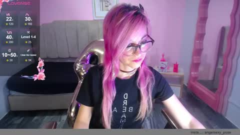 Snapshot of abril_ch_ chatting on 11.01.25 abril_ch_ online show from 11.01.25