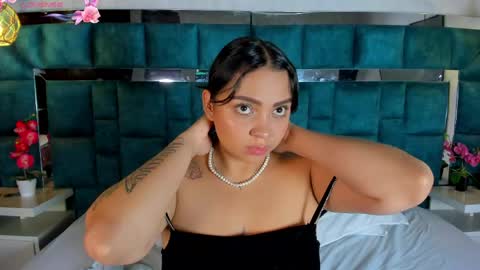 Snapshot of abril_gomez_11 chatting on 05.31.26 abril_gomez_11 online show from 05.31.26