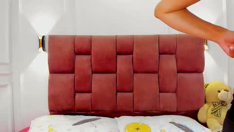 Abril jones online show from 01.07.25