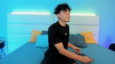 Snapshot of abrilandjulian chatting on 02.28.26 Abril and Julian online show from 02.28.26