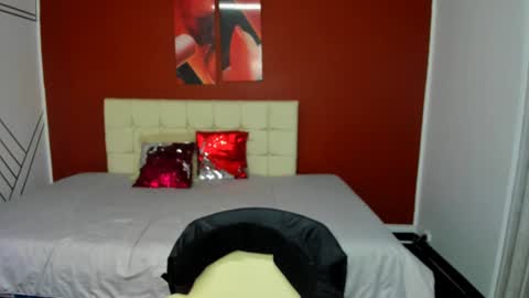 Snapshot of abrillee1 chatting on 12.26.24 ABRIL online show from 12.26.24