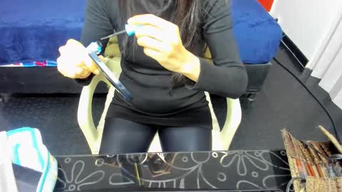 Snapshot of abrillee1 chatting on 01.15.25 ABRIL online show from 01.15.25