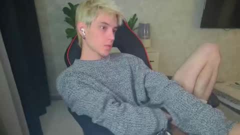 Snapshot of abslut chatting on 10.02.25 Nick online show from 10.02.25