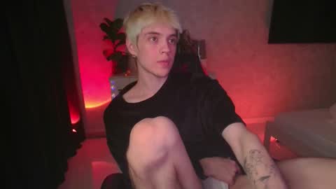 Snapshot of abslut chatting on 10.11.25 Nick online show from 10.11.25